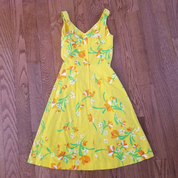 Malia Honolulu Hawaiian Dress - Picture 3 of 8